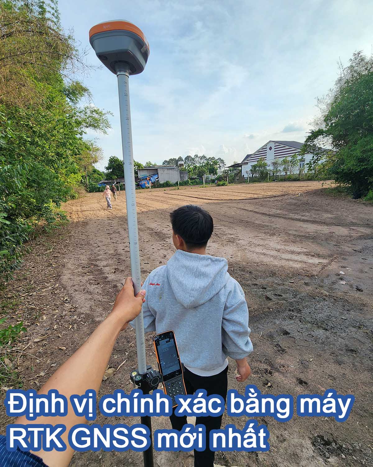 Định vị ch&iacute;nh x&aacute;c bằng m&aacute;y RTK GNSS mới nhất.jpg (346 KB)